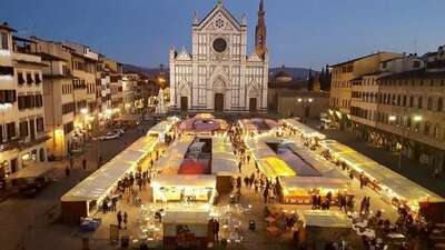 Mercatino Santa Croce Firenze, un’esperienza unica con il mercatino tedesco di Piazza Santa Croce